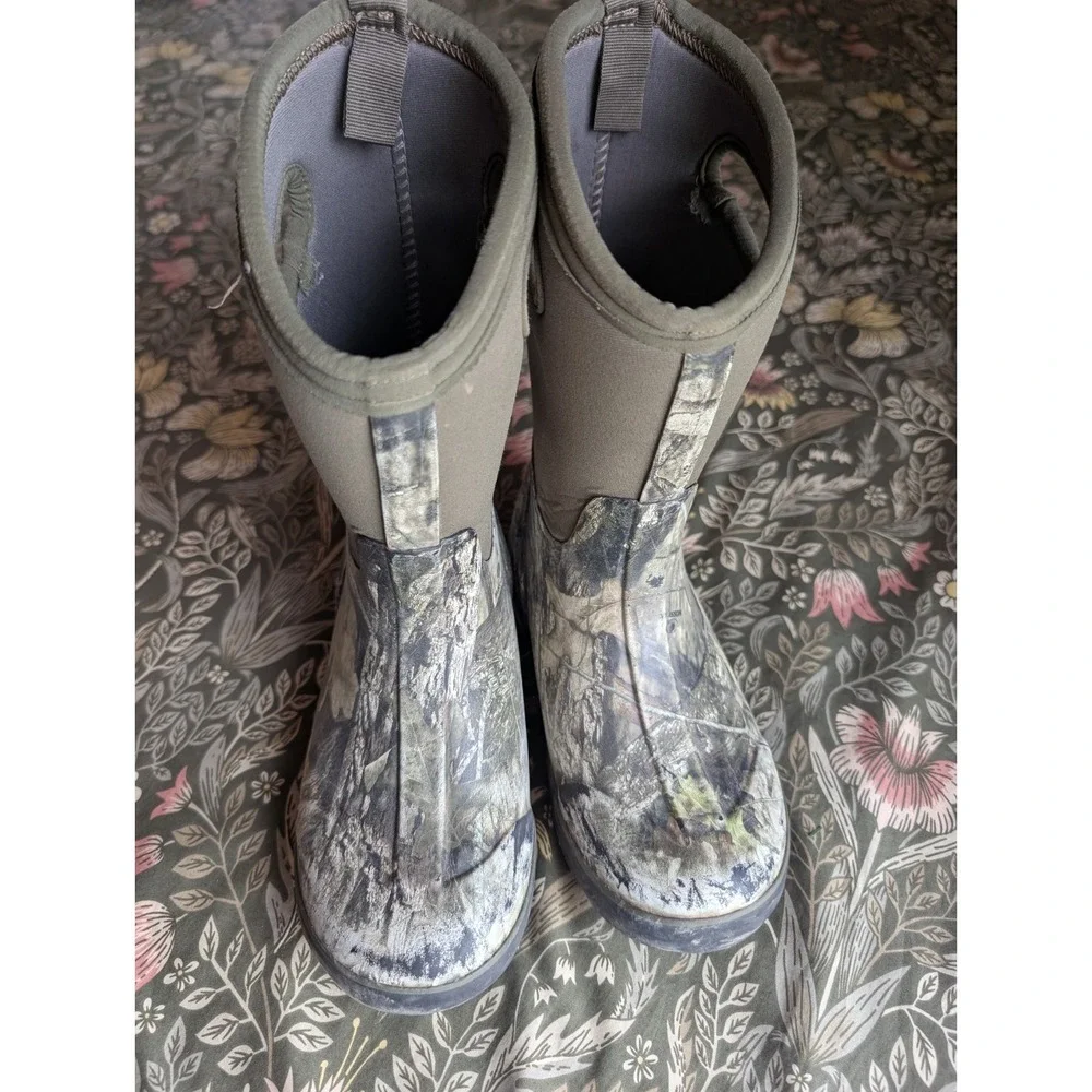 BOGS Winter Boots Youth Size 3 Camo Green Waterproof Outdoor Camouflage